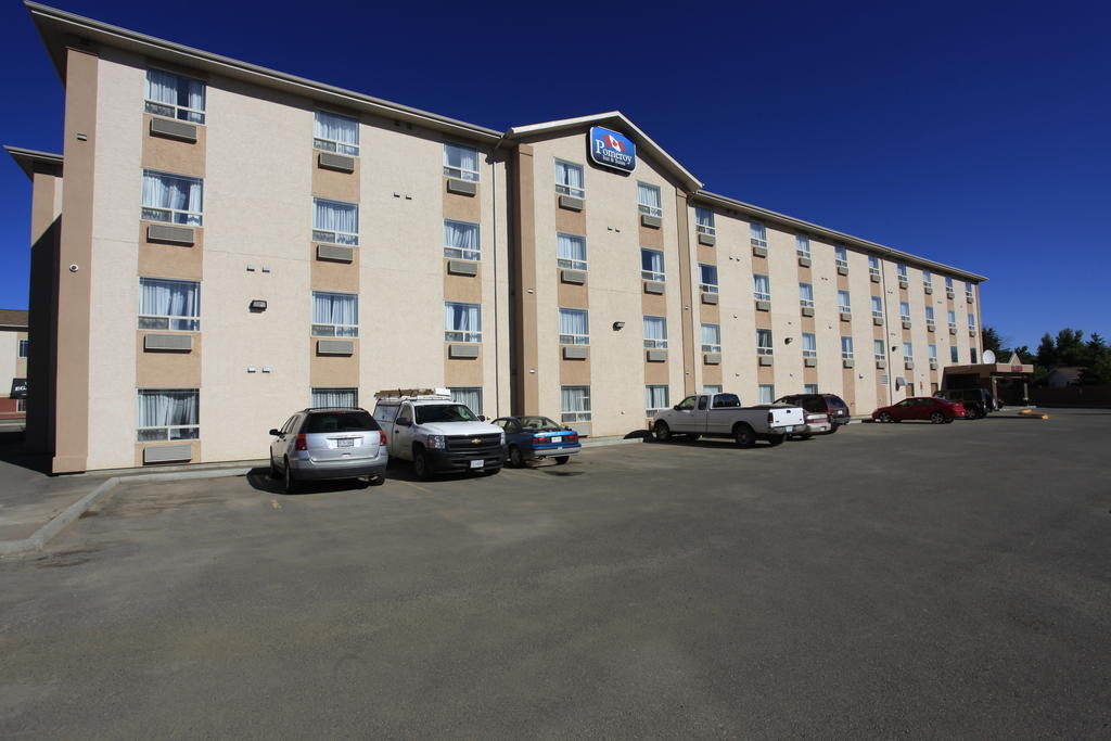 Pomeroy Inn & Suites Fort St. John ภายนอก รูปภาพ