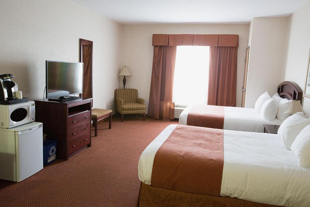 Pomeroy Inn & Suites Fort St. John ภายนอก รูปภาพ