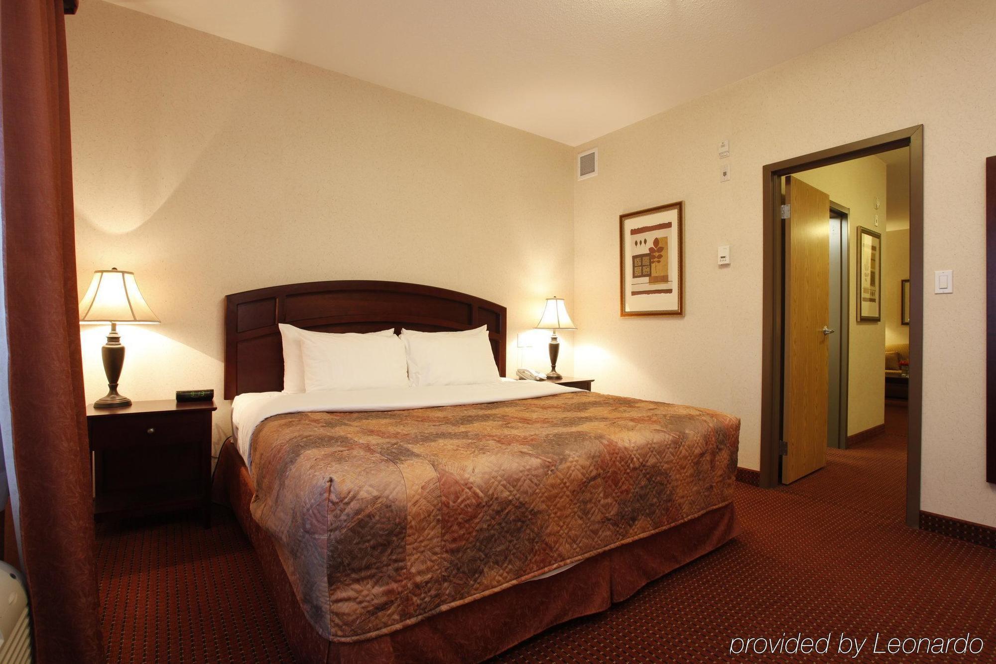 Pomeroy Inn & Suites Fort St. John ภายนอก รูปภาพ